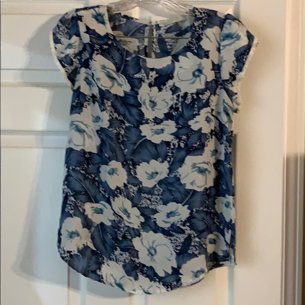 Fun2fun Holsten Crochet Trim Blouse